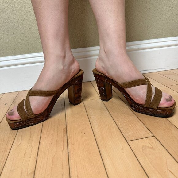 Stunning! Ananias Handmade Carved Wood & Suede Strappy Heels Size 7.5/8 Sandals - Picture 3 of 10